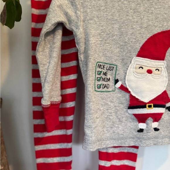 🎅🏼Santa Carter’s Pajama Set 18M 🎄 - Picture 4 of 6